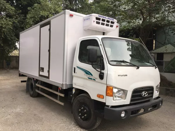Dịch vụ thay Kính chắn gió xe tải Hyundai 6.5 tấn tận nơi